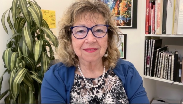 Roz Weitzman, English language coach and educational consultant helping learners build confidence and fluency